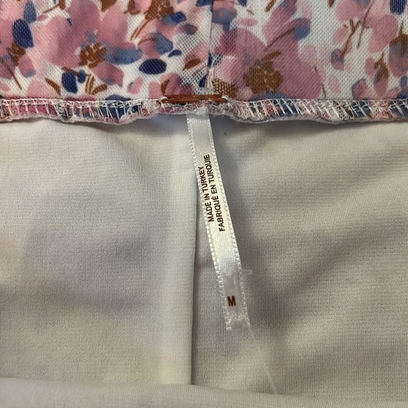 NWT FREE PEOPLE ROMI RUCHED FLORAL MINI SKIRT IN LILAC 💖 - Picture 3 of 3